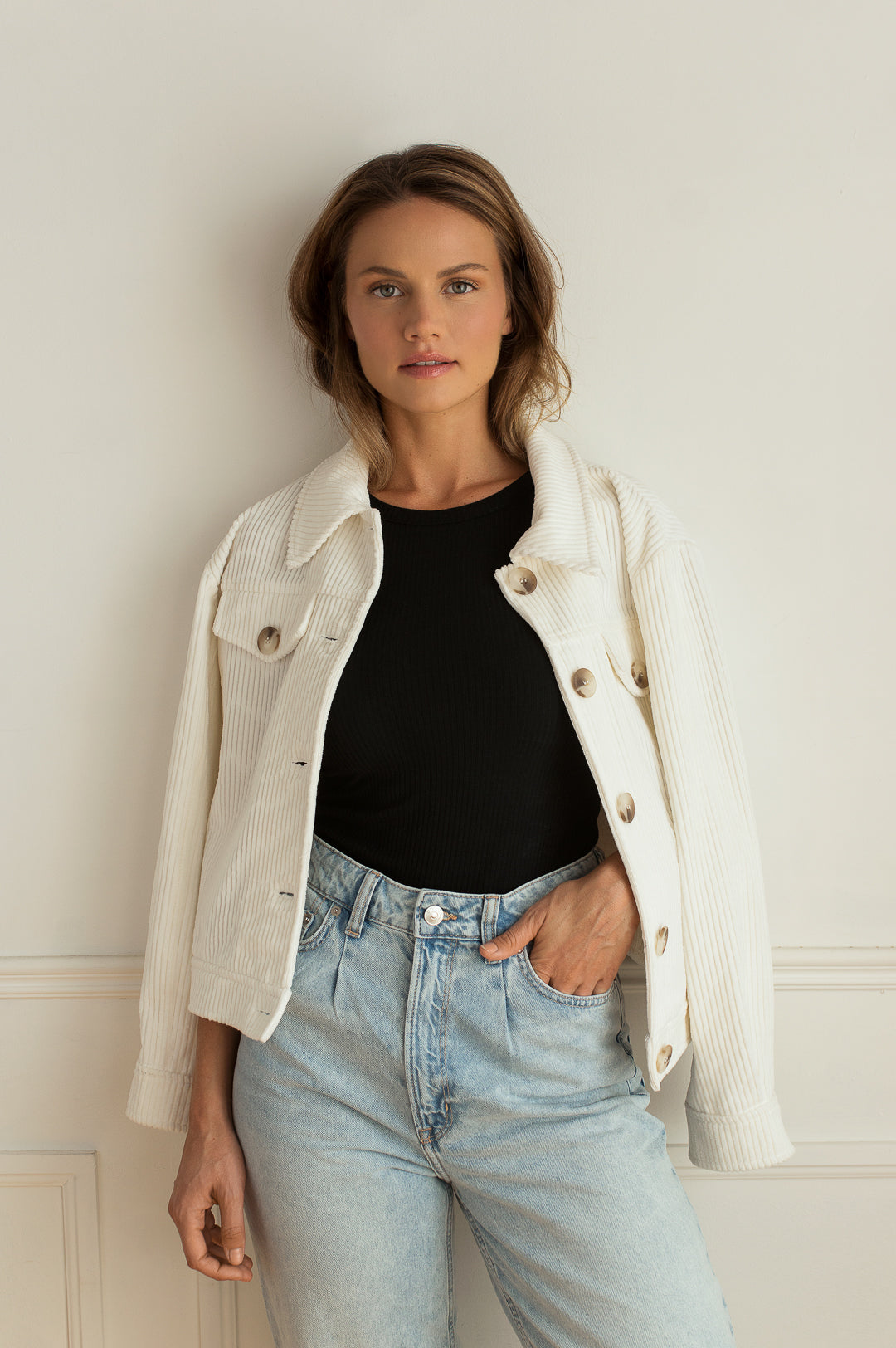 Alani Cream Large Corduroy Jacket | La petite garçonne model