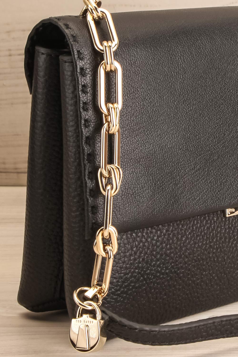 Dilila Black Handbag | Sac à Main | La petite garçonne side close-up