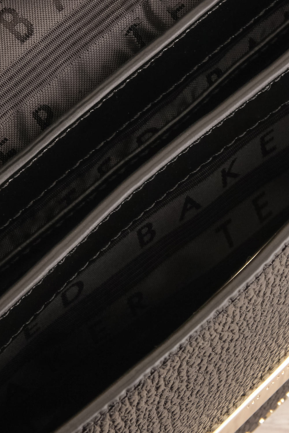 Dilila Black Handbag | Sac à Main | La petite garçonne inside close-up