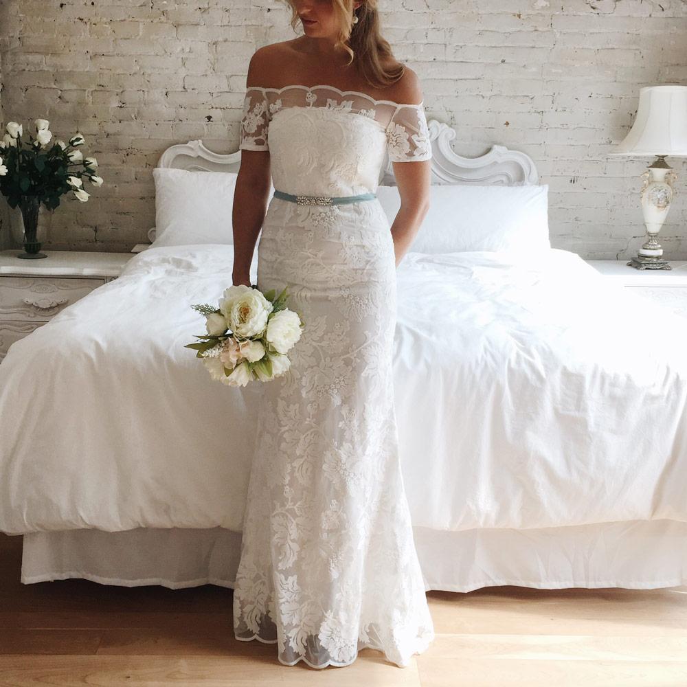 Dolenda - White sequined lace fitted gown