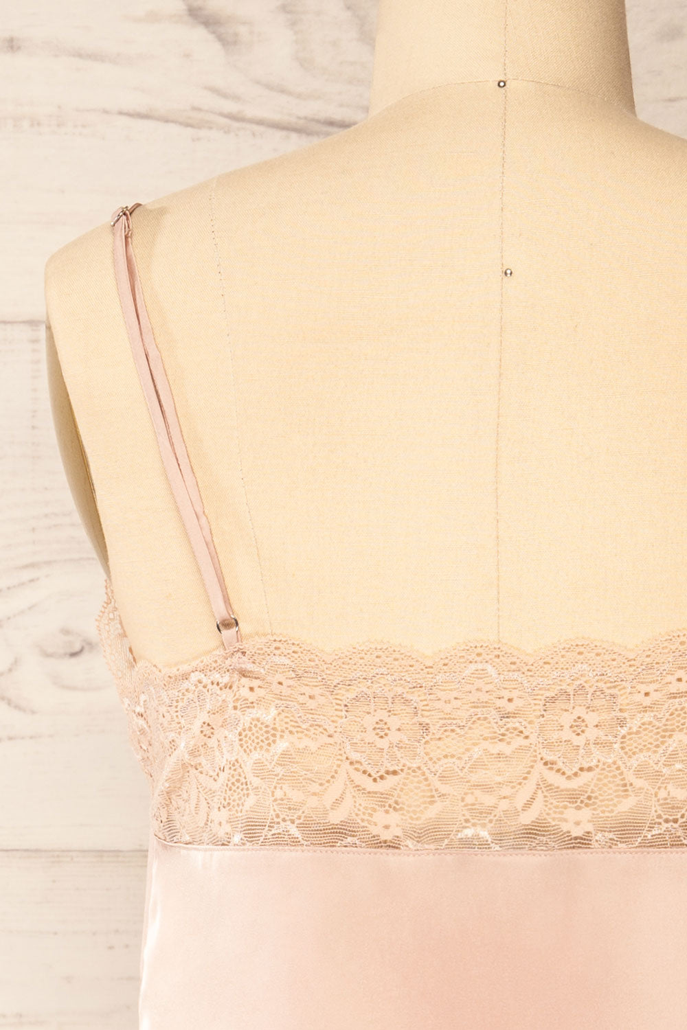 Dortmund Cropped Camisole w/ Lace | La petite garçonne back close-up