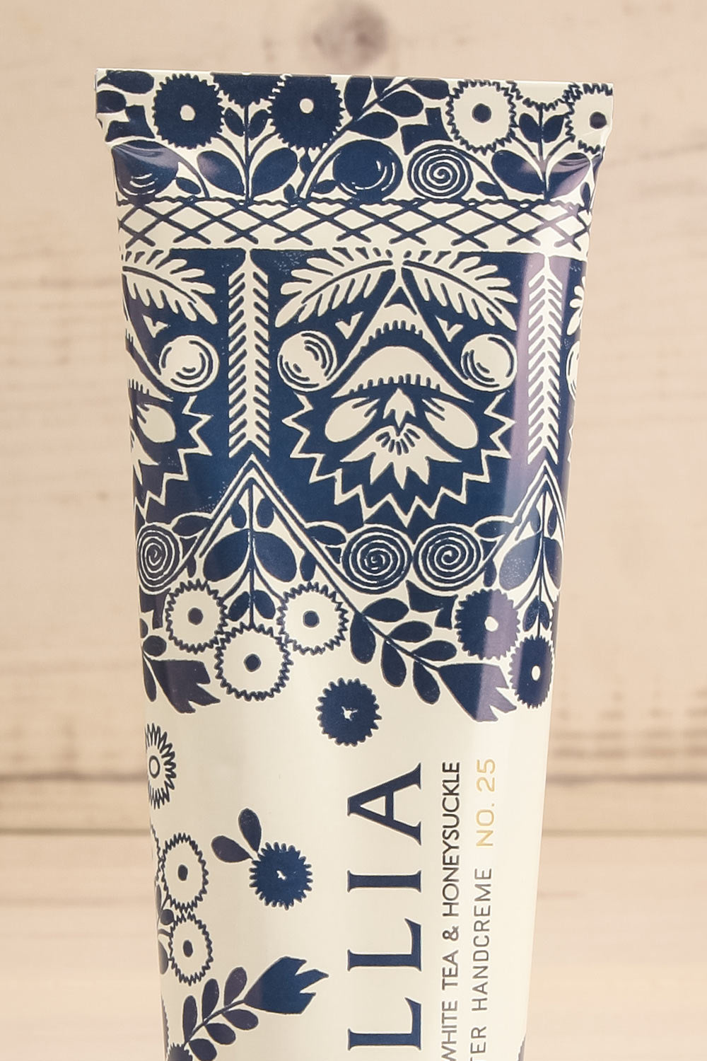 Dream Handcreme Shea Butter Hand Cream | Maison garçonne top close-up