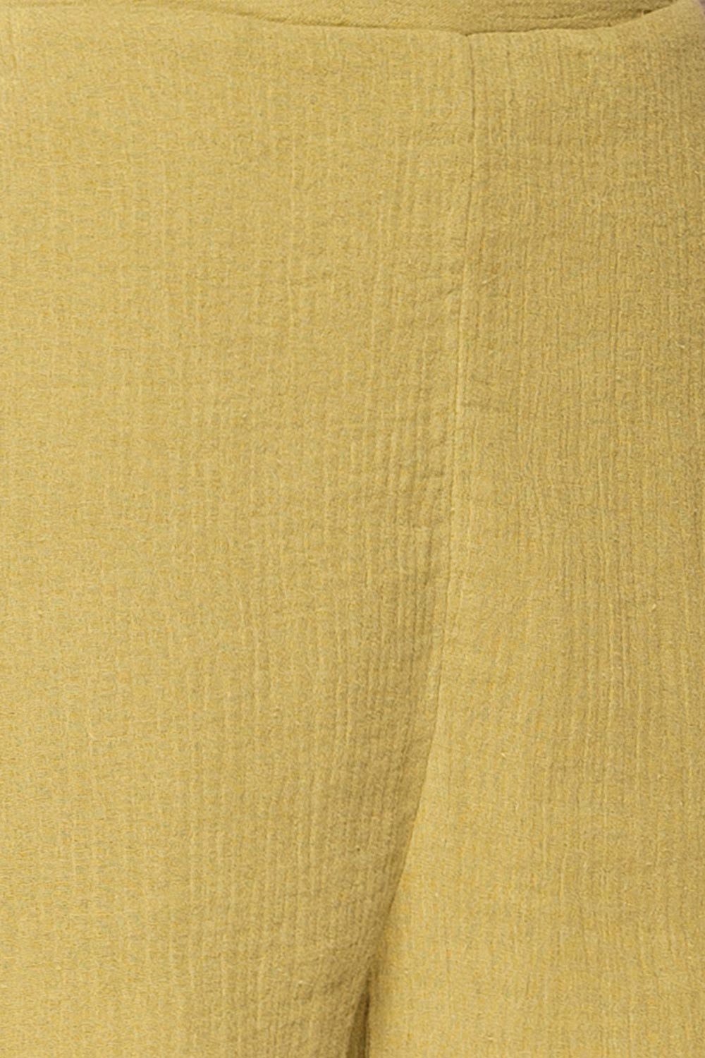 Dunedin Green High-Waisted Textured Shorts | La petite garçonne fabric