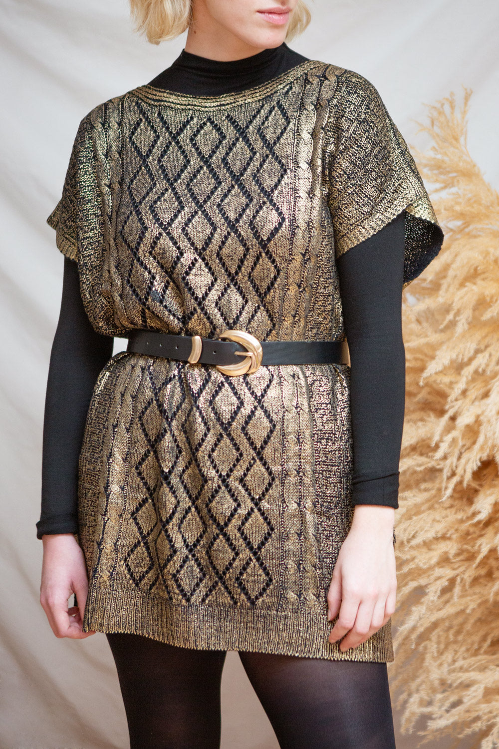 Eideshaug Black Golden Short Sleeve Blouse | La petite garçonne model