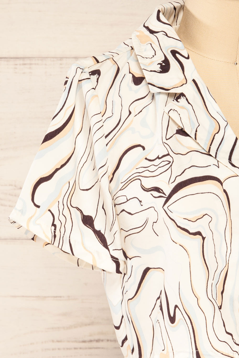 Eidesvaagen Marbled Cropped Top | La petite garçonne side close-up