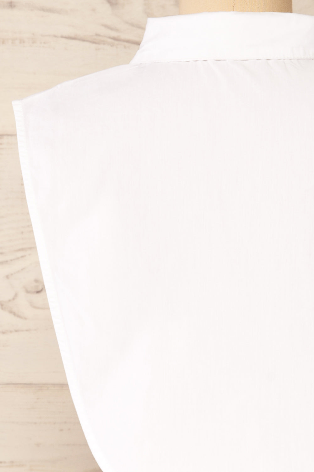 Elaiokhori Detachable Shirt Collar | La petite garçonne back close-up