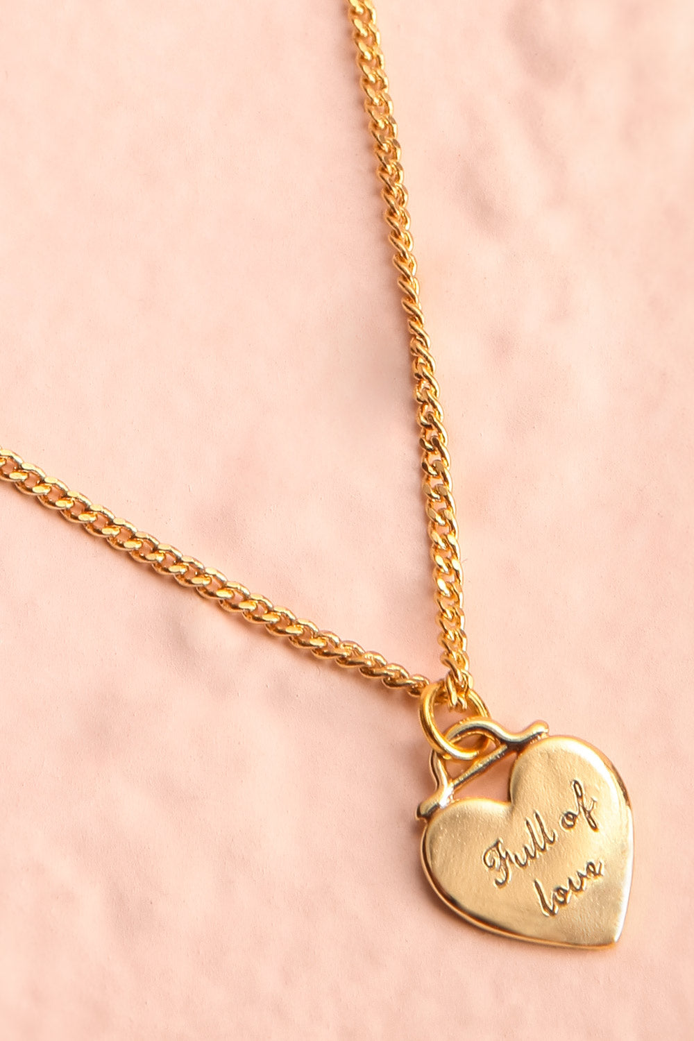 Elizabeth Blackwell Set of 2 Gold Necklaces | La petite garçonne charm close-up