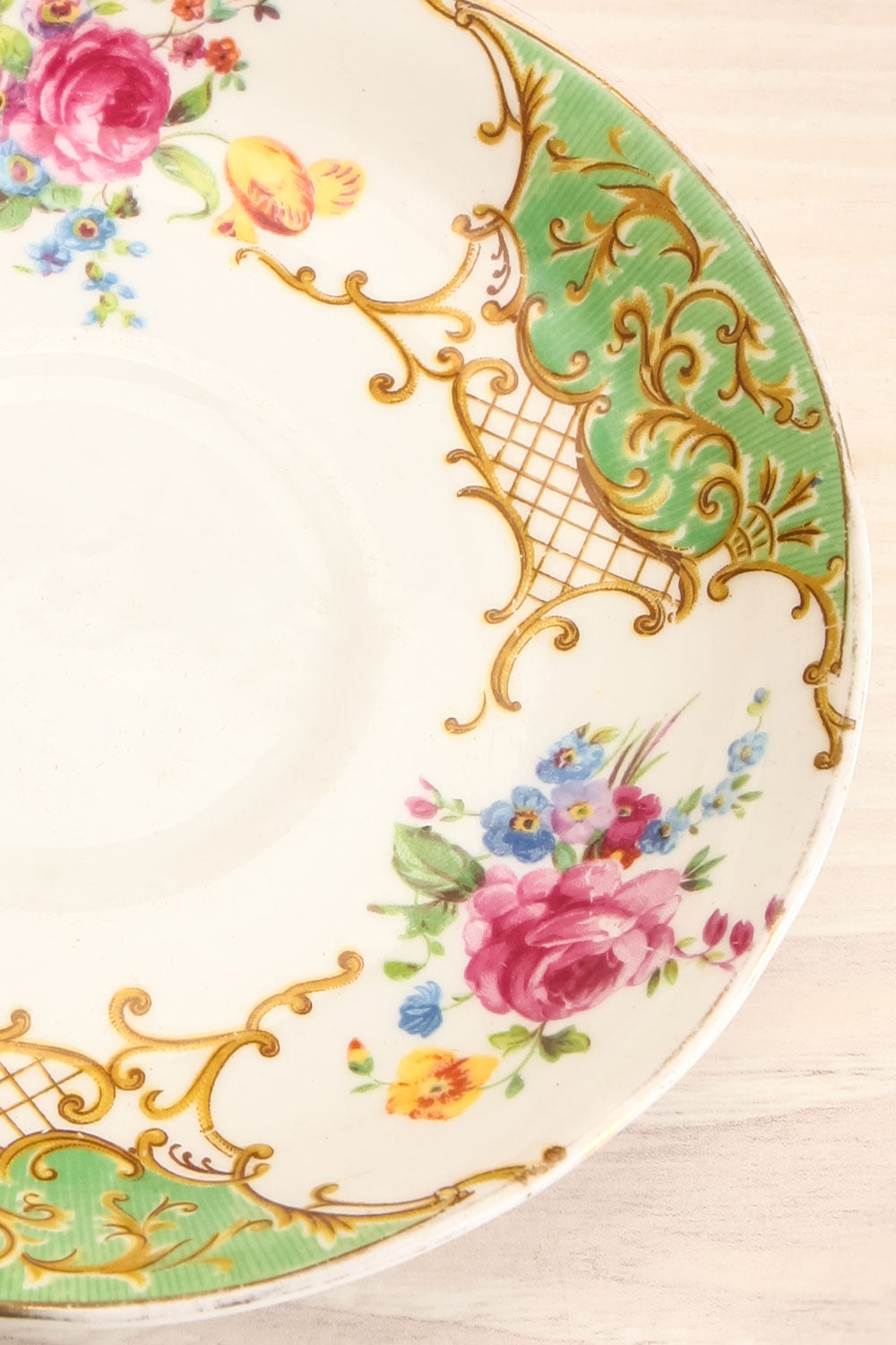 Ensemble Cadeau 3 Savons et Assiette Vintage | La petite garçonne plate close-up