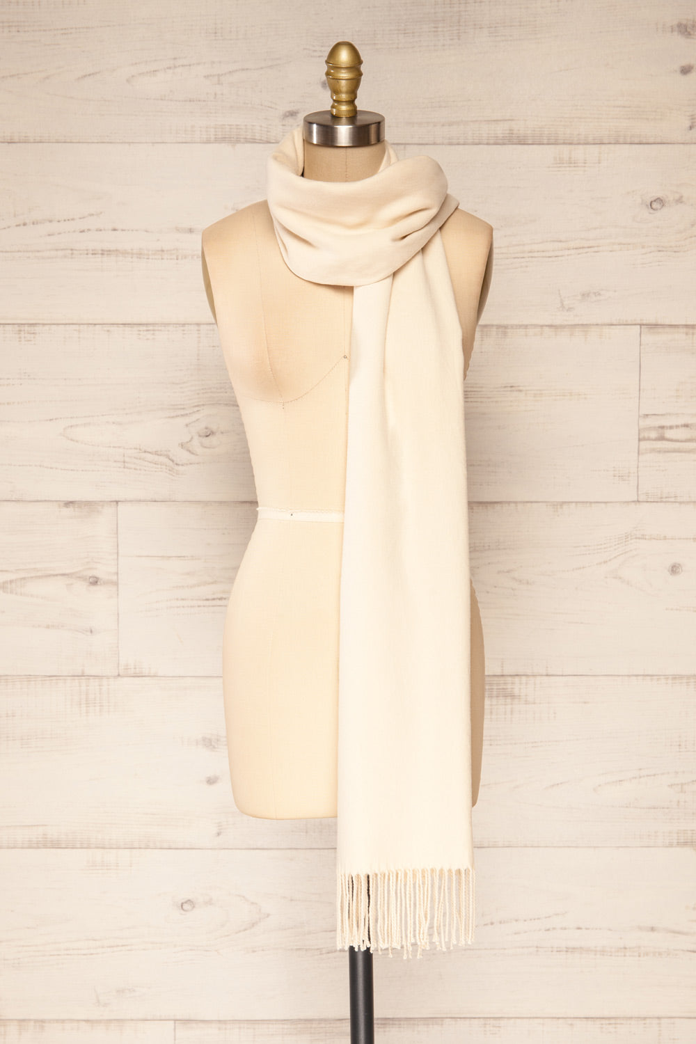 Epanouissement Ivory Soft Knit Scarf | La petite garçonne shoulder