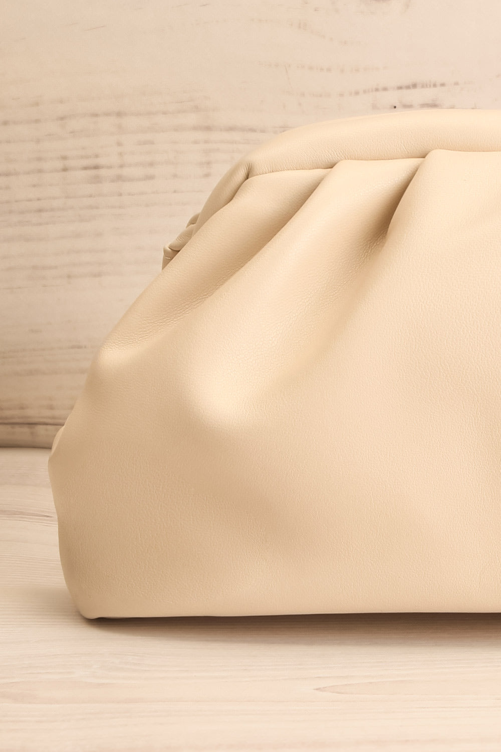 Erline Ivory Crossbody Bag | Sac Ivoire | La Petite Garçonne front close-up