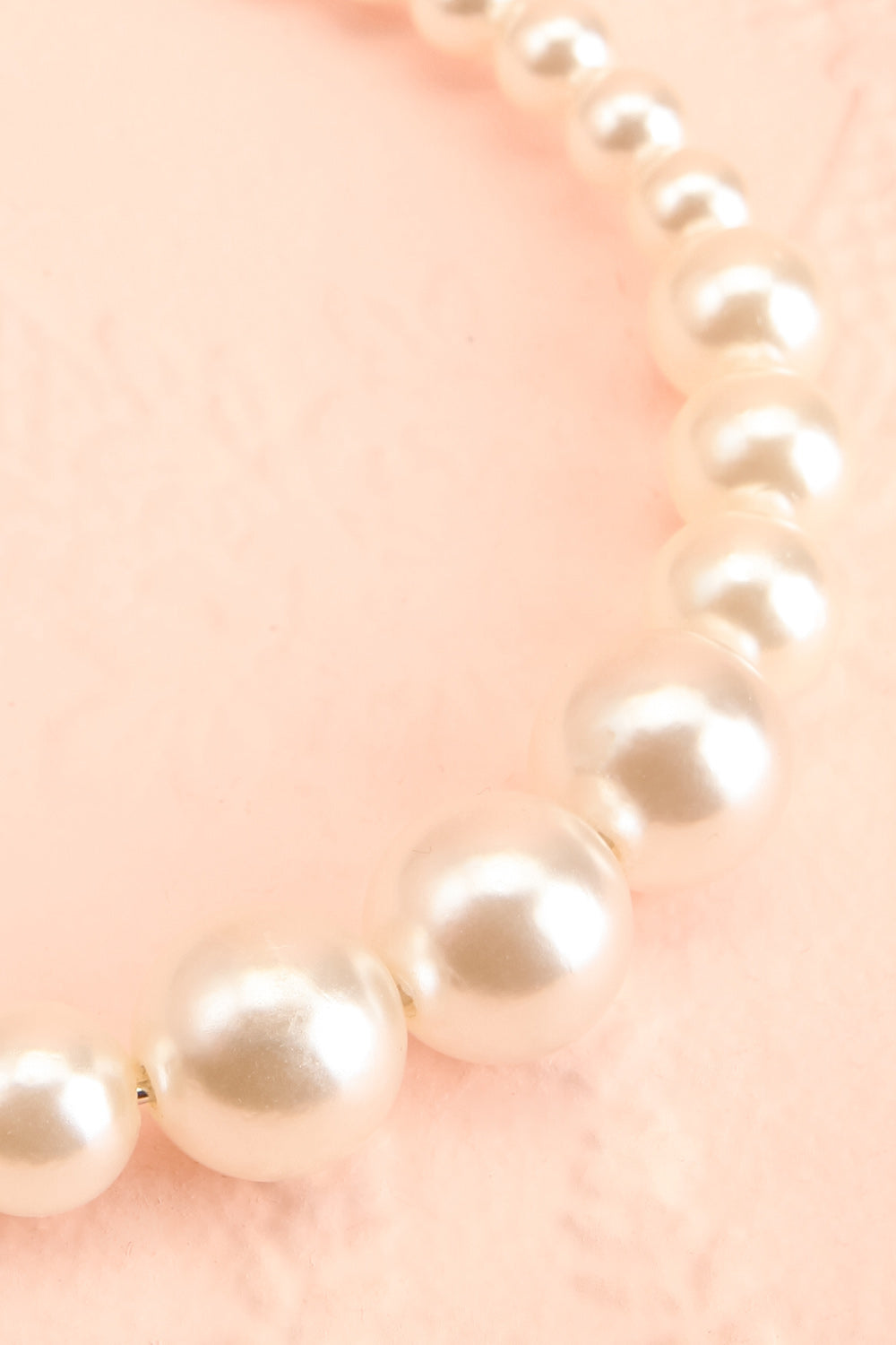 Espora Pearl Headband | Boutique 1861 flat close-up