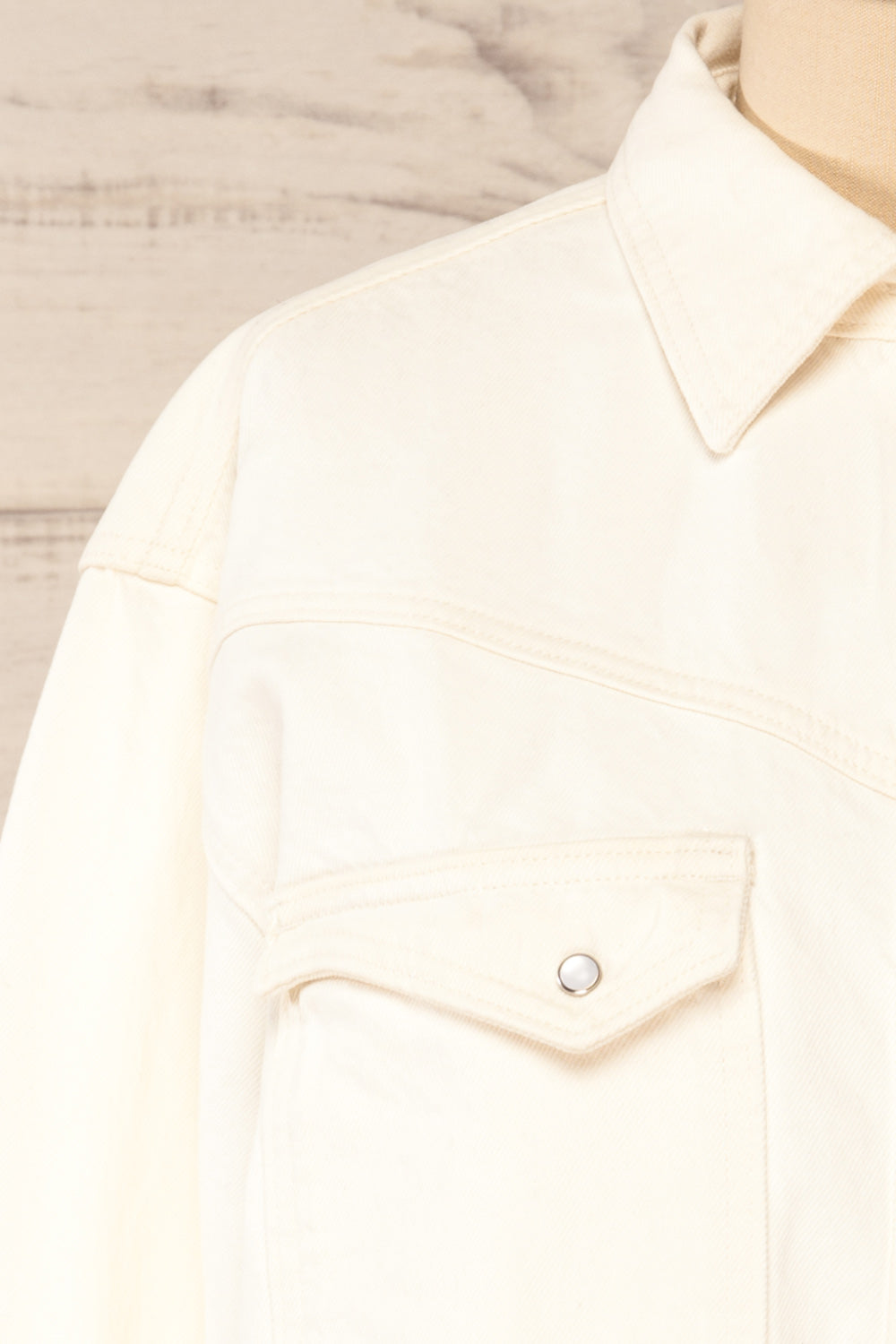 Estepona Oversized Denim Shacket | La petite garçonne closed close-up