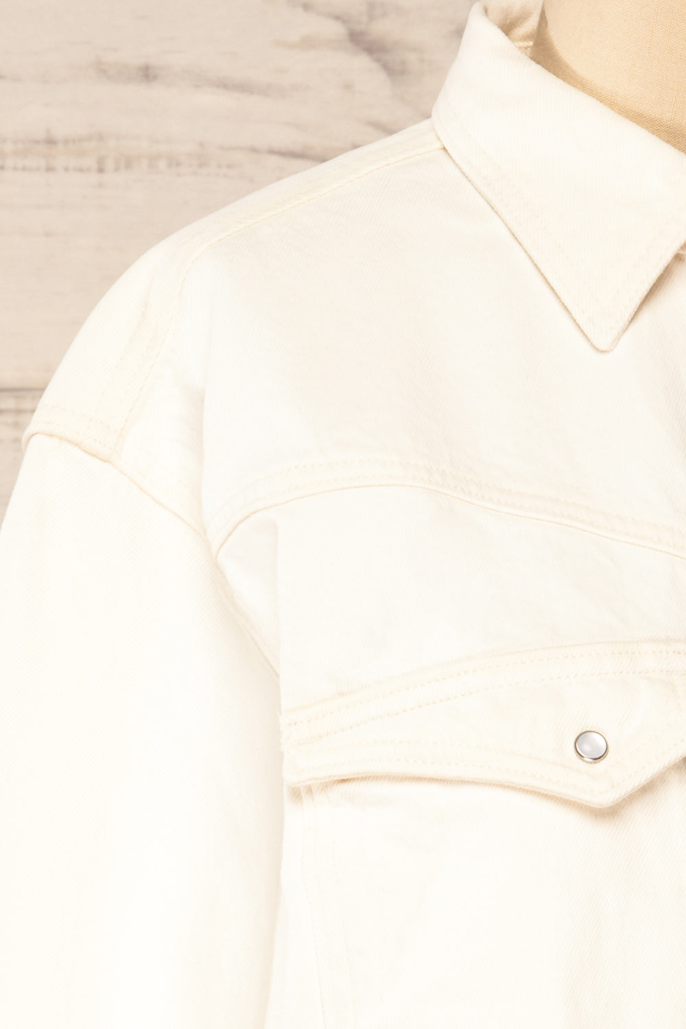 Estepona Oversized Denim Shacket | La petite garçonne side close-up