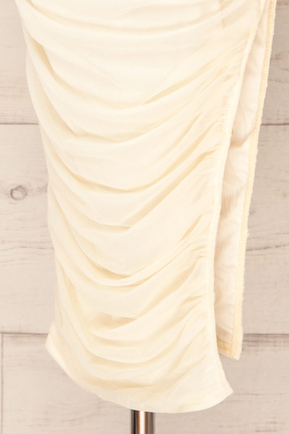 Fecho Ivory Fitted Ruched Midi Dress | La petite garçonne bottom