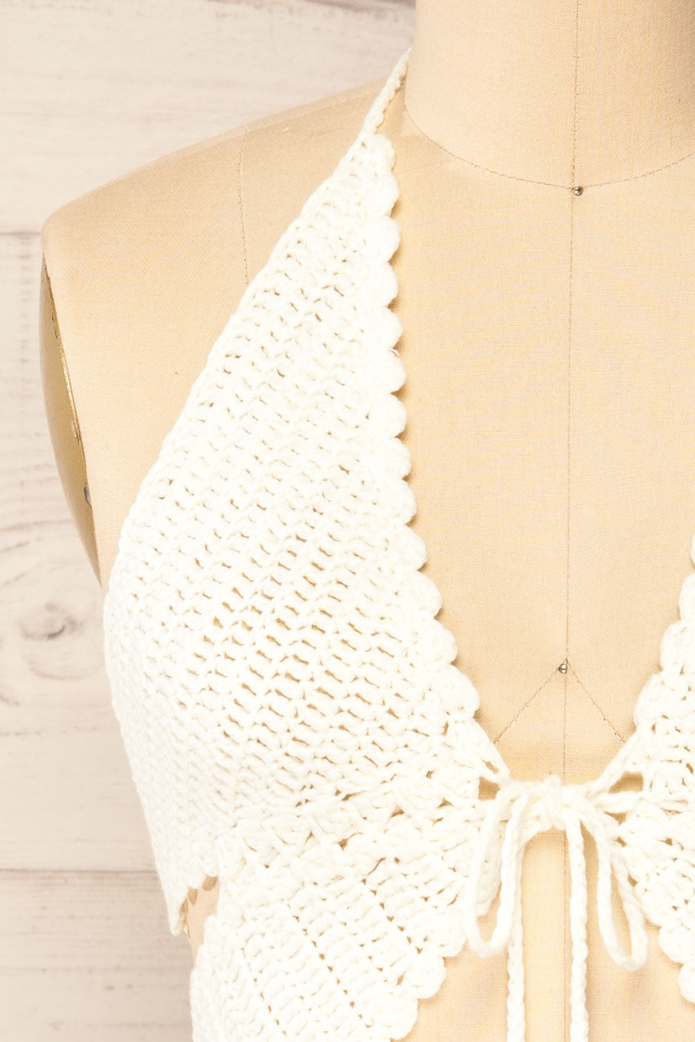 Flos Ivory Crochet Crop Top | La petite garçonne front close-up