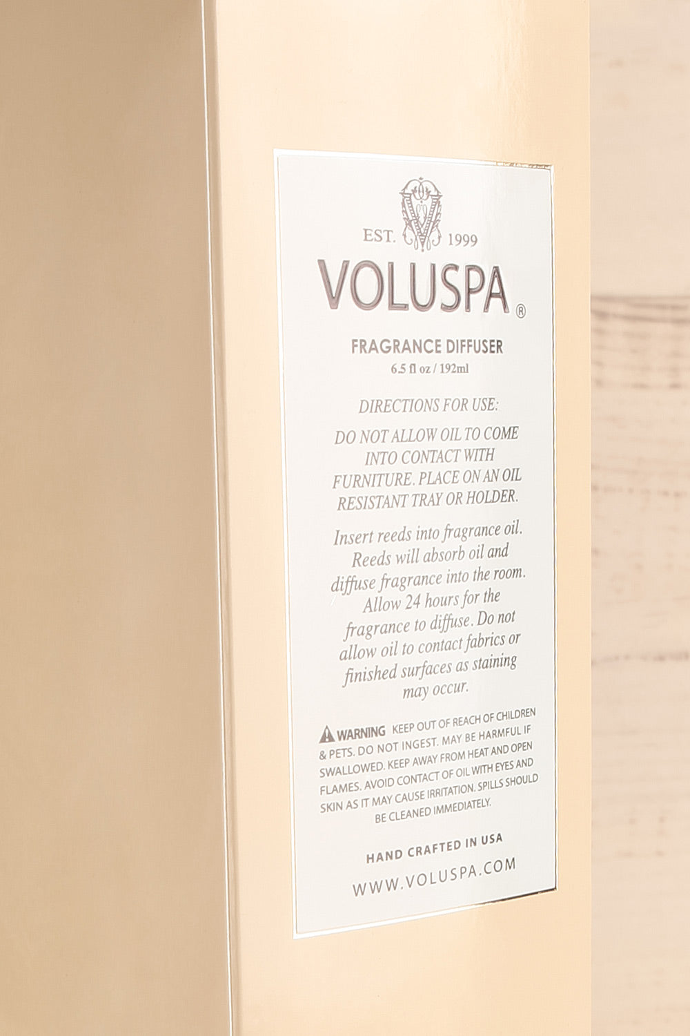 Fragrance Diffuser Coconut Papaya by Voluspa | La petite garçonne box close-up