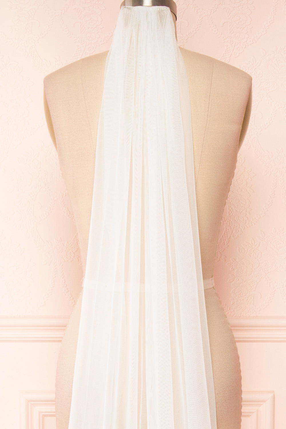 Frederiqua White Tulle Wedding Veil | Boudoir 1861 close-up