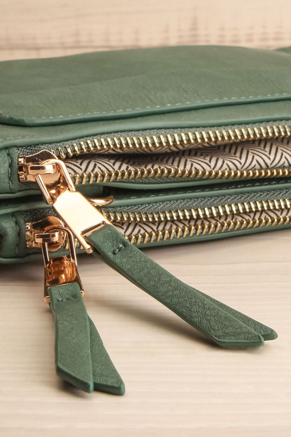 Freya Emerald | Crossbody Bag flat close-up