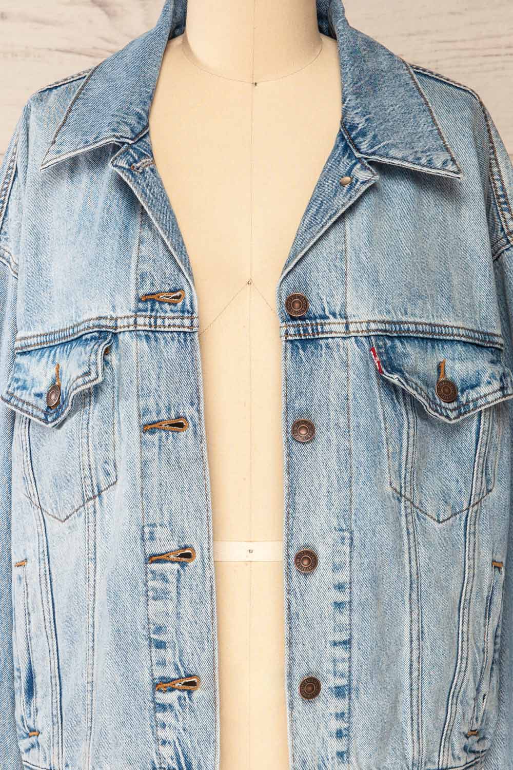 Frontera Oversized Denim Jacket | La petite garçonne open close-up