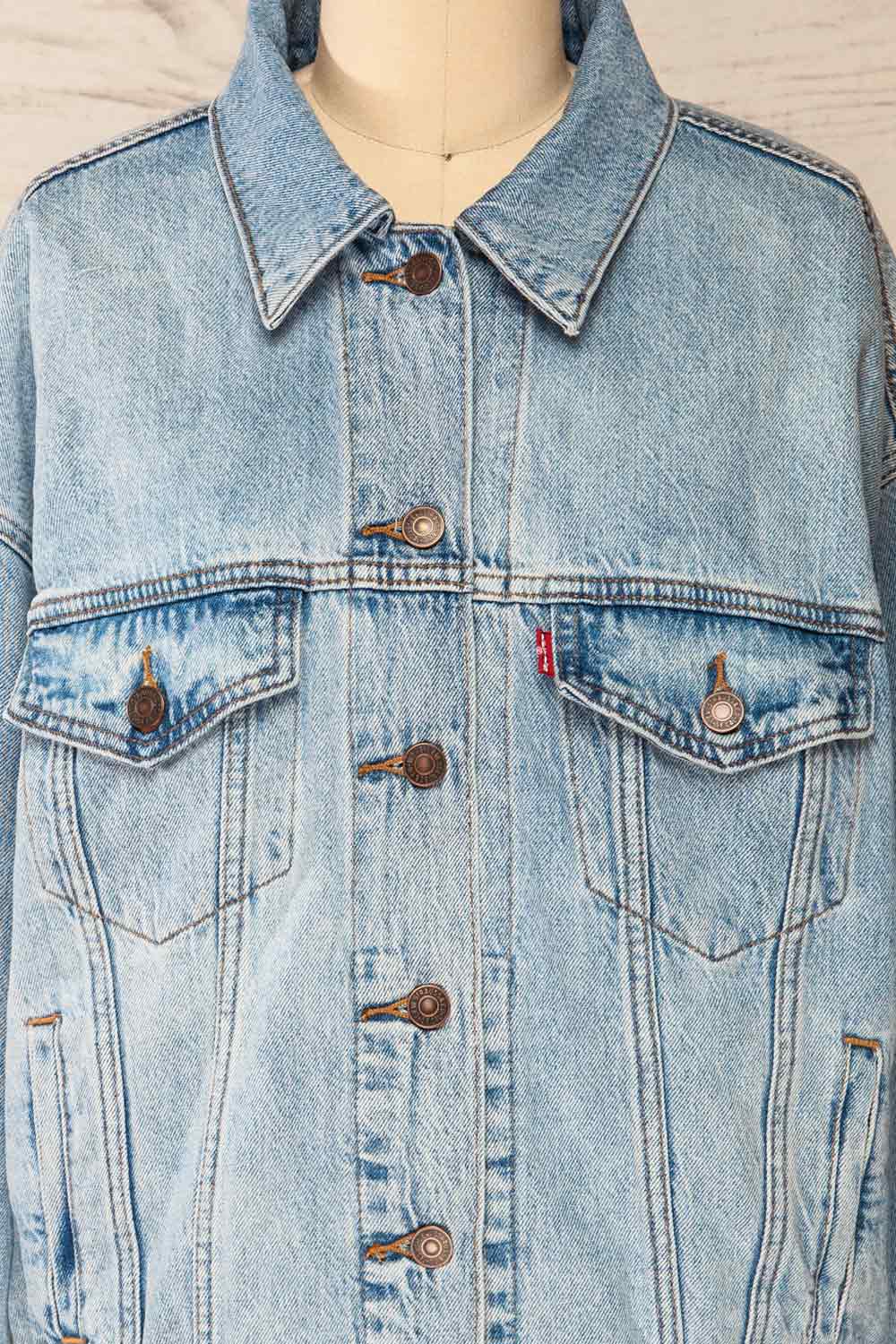 Frontera Oversized Denim Jacket | La petite garçonne front close-up
