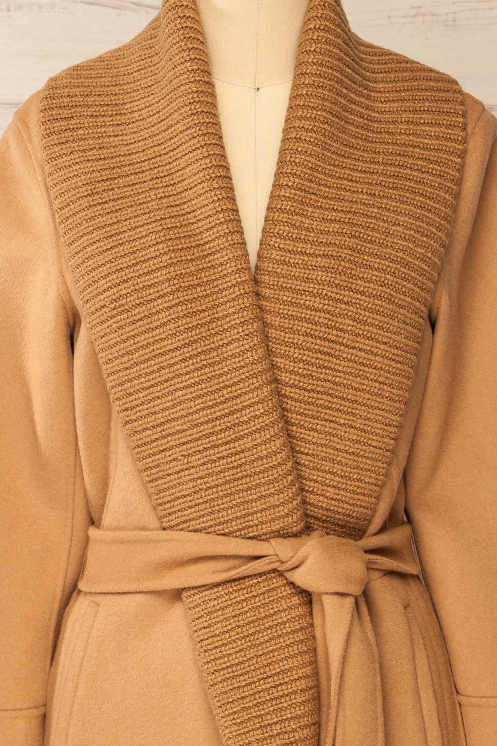 Gabby Caramel Trench Coat w/ Belt | La petite garçonne front close-up