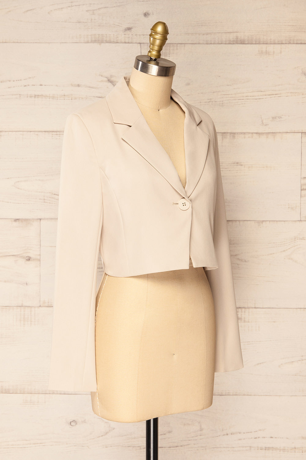 Gaborone Beige Cropped Blazer | La petite garçonne side view