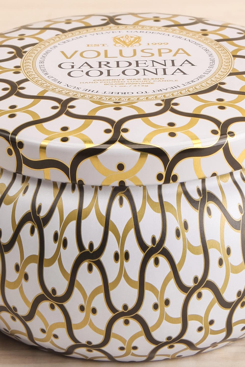 Maison Tin Candle Gardenia Colonia | La petite garçonne close-up