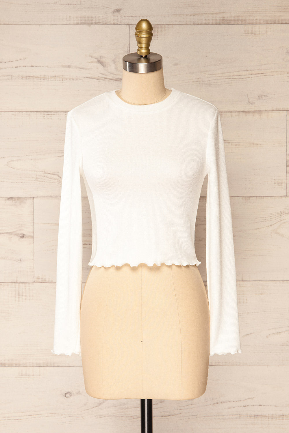 Gialonft White Cropped Long Sleeve Top w/ Ruffles | La petite garçonne front view