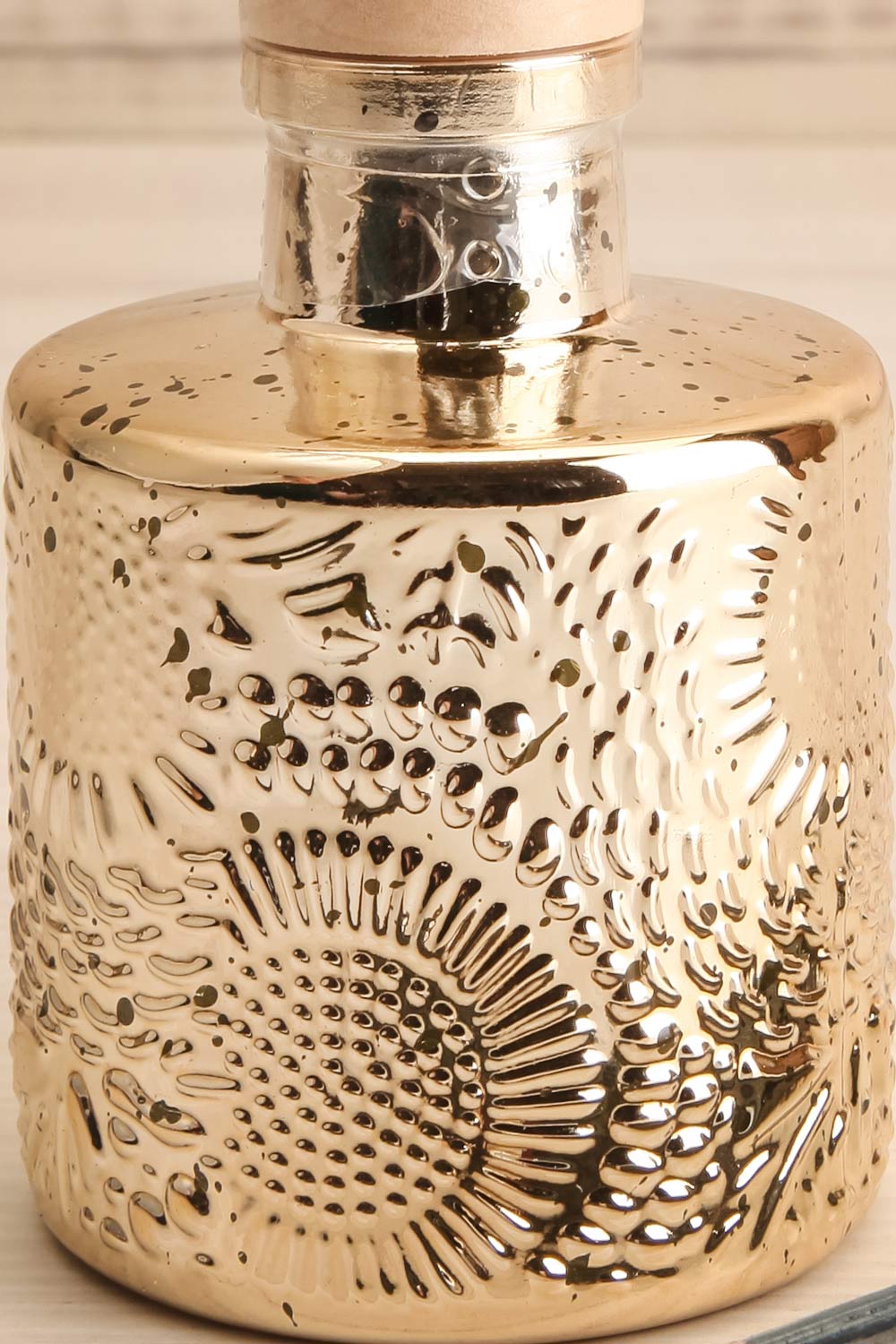 Gift Set Candle & Diffuser Gilt Pomander | La petite garçonne diffuser close-up