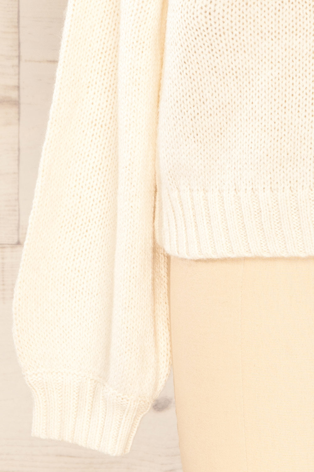 Guango Cream Knitted Sweater | La petite garçonne sleeve