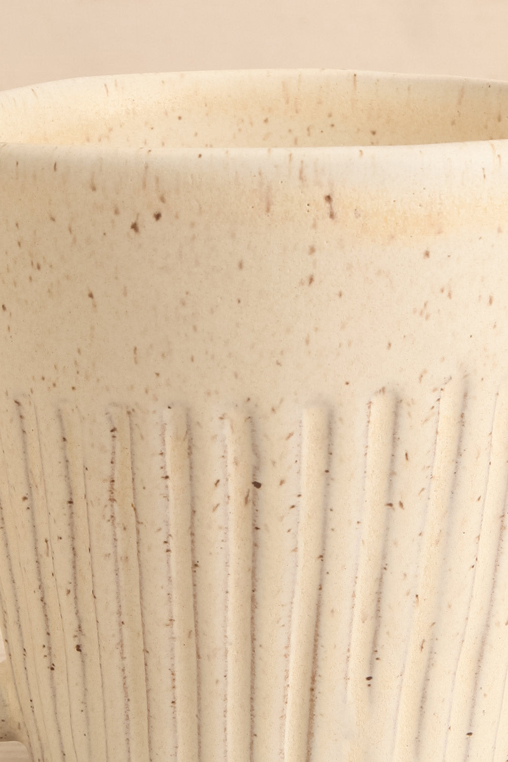 Gull Stoneware Mug w/ Ribbed Detailing | Maison Garçonne details