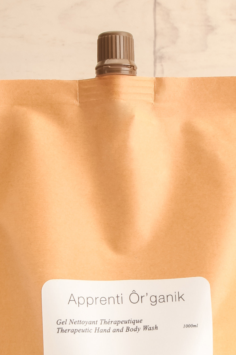 Petitgrain & Cedarwood Hand & Body Wash 1000 mL | Maison garçonne close-up