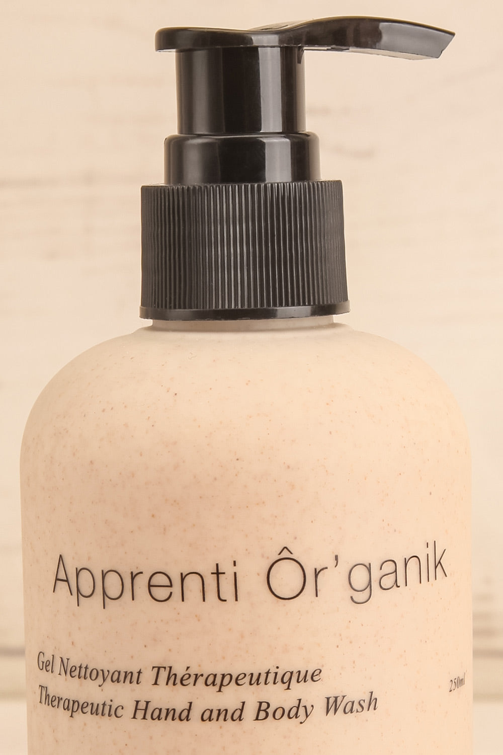 Petitgrain & Cedarwood Hand & Body Wash 250 mL | Maison garçonne close-up