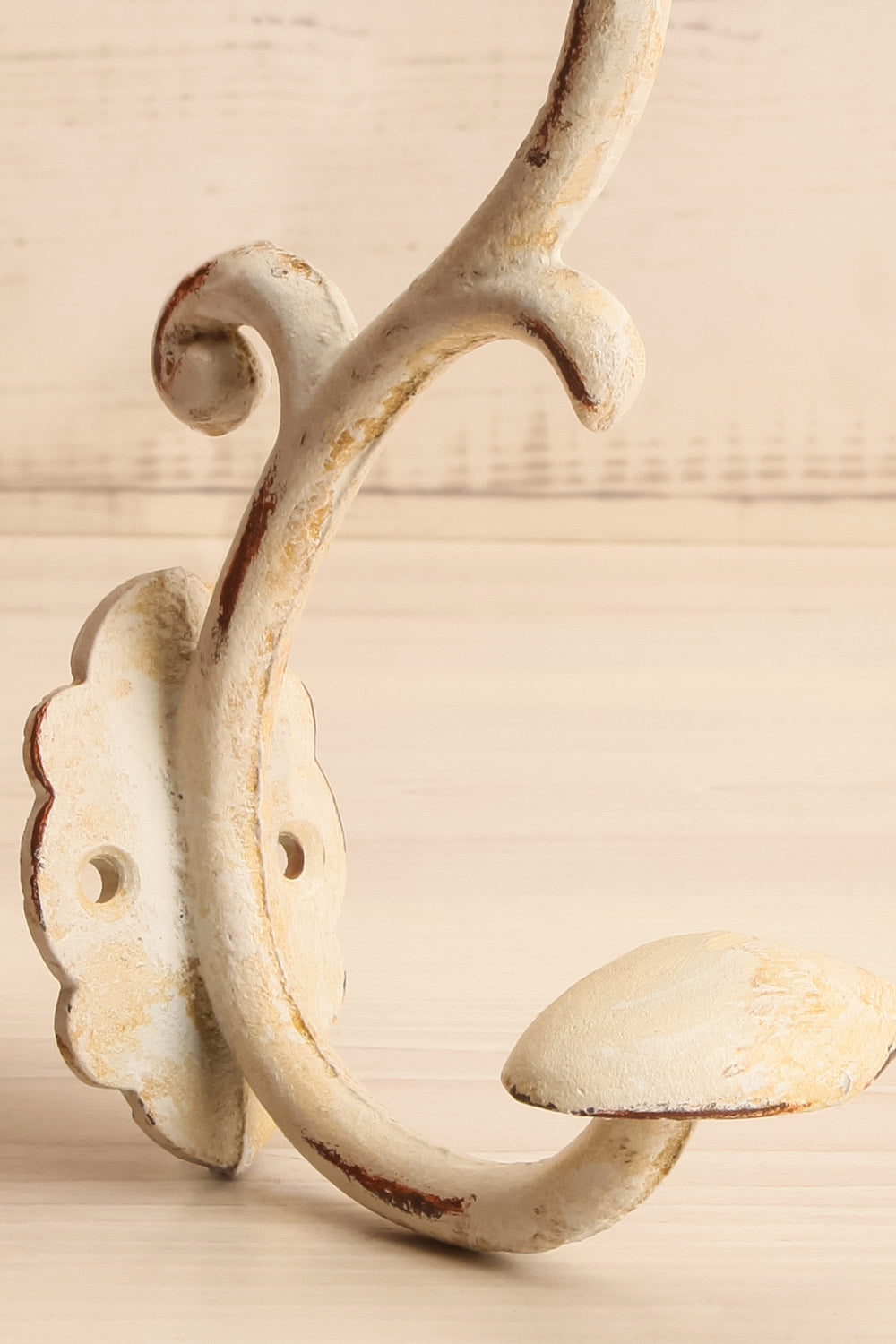 Hazere Cream Wall Hook | Maison garçonne close-up