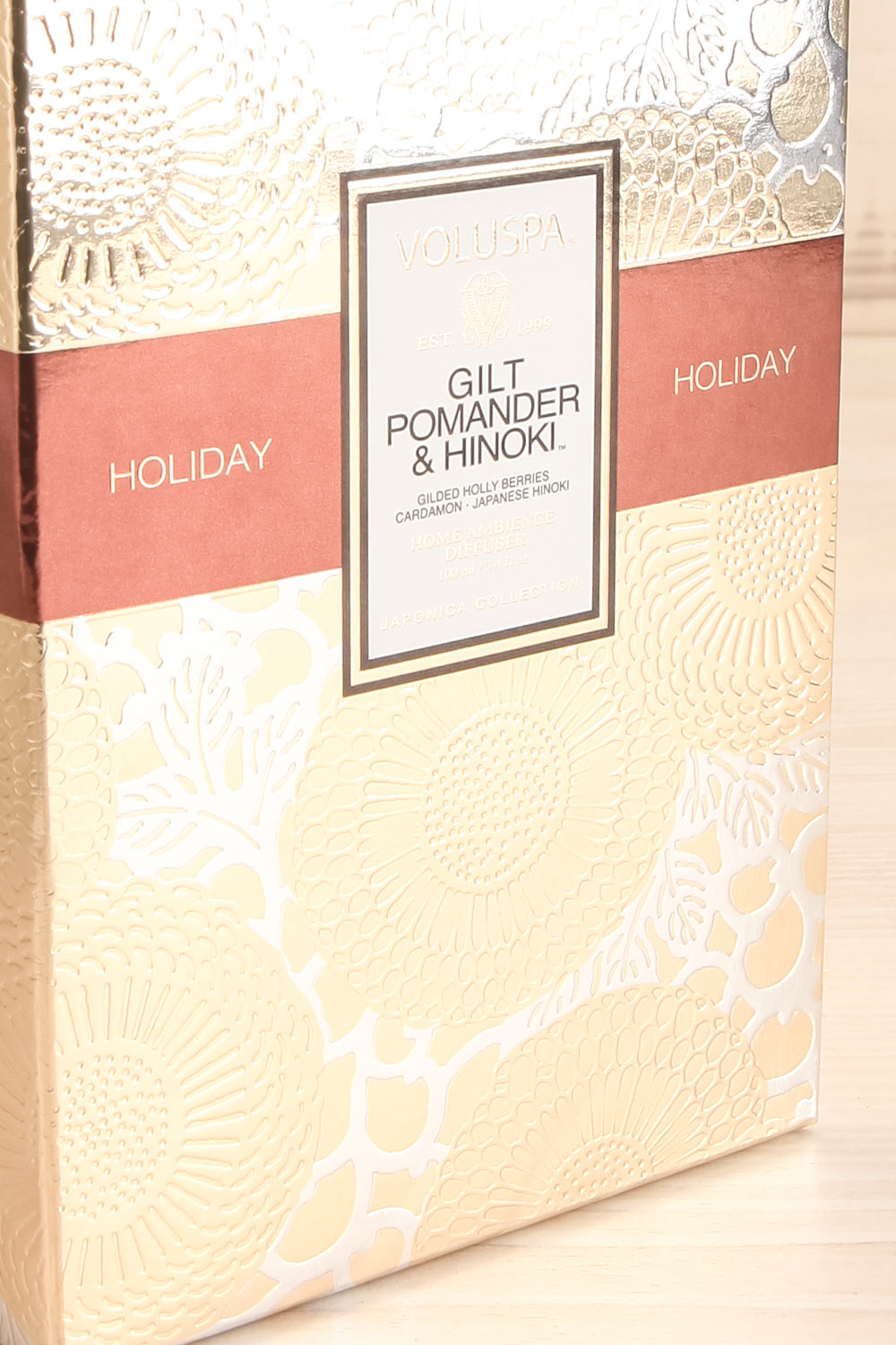 Home Diffuser Gilt Pomander & Hinoki | La petite garçonne box close-up