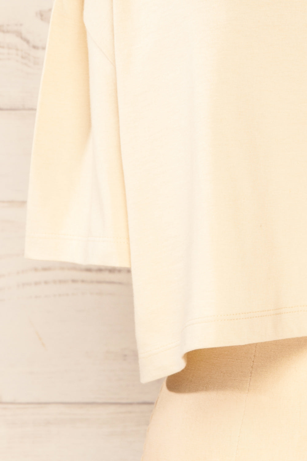 Huy Beige Cropped T-Shirt With Print | La petite garçonne bottom