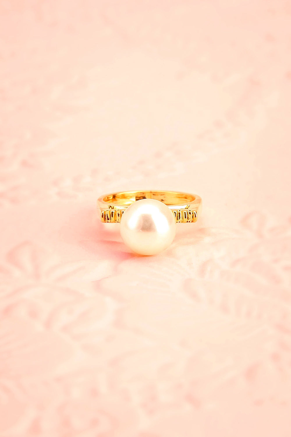 Iat - Golden pearled ring 3