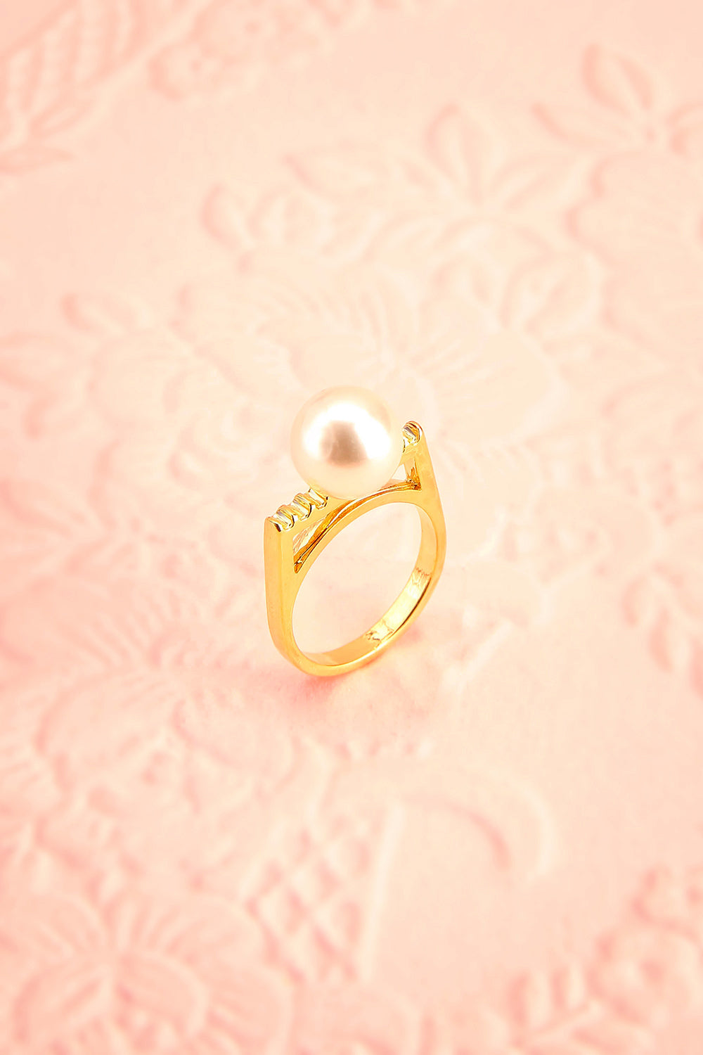 Iat - Golden pearled ring 1