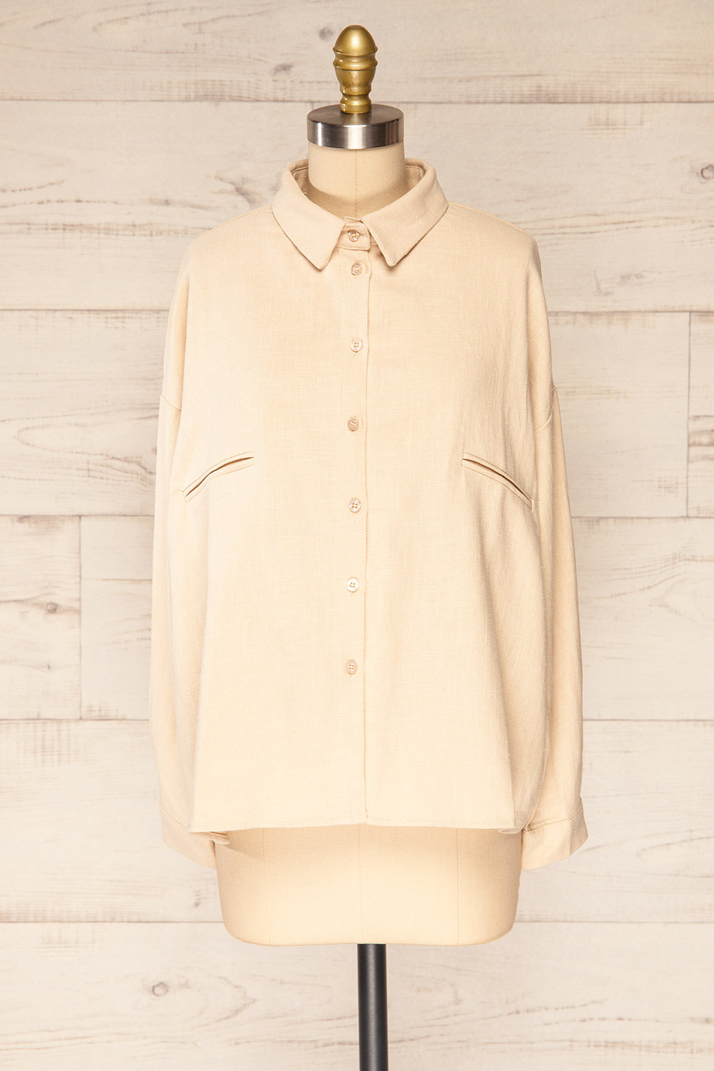 Ijevsk Beige Linen Button-Up Shirt | La petite garçonne front view