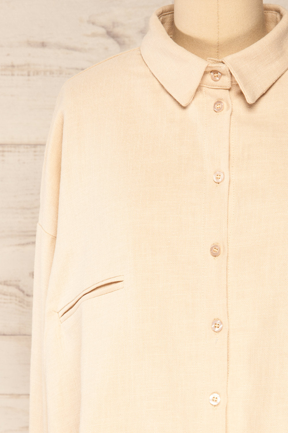 Ijevsk Beige Linen Button-Up Shirt | La petite garçonne front close-up