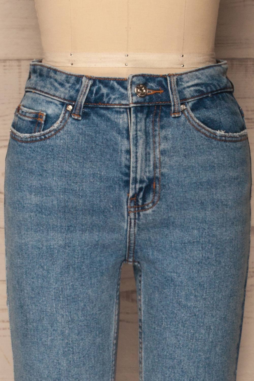 Jaromei Washed Blue Straight Cut Jeans | La Petite Garçonne