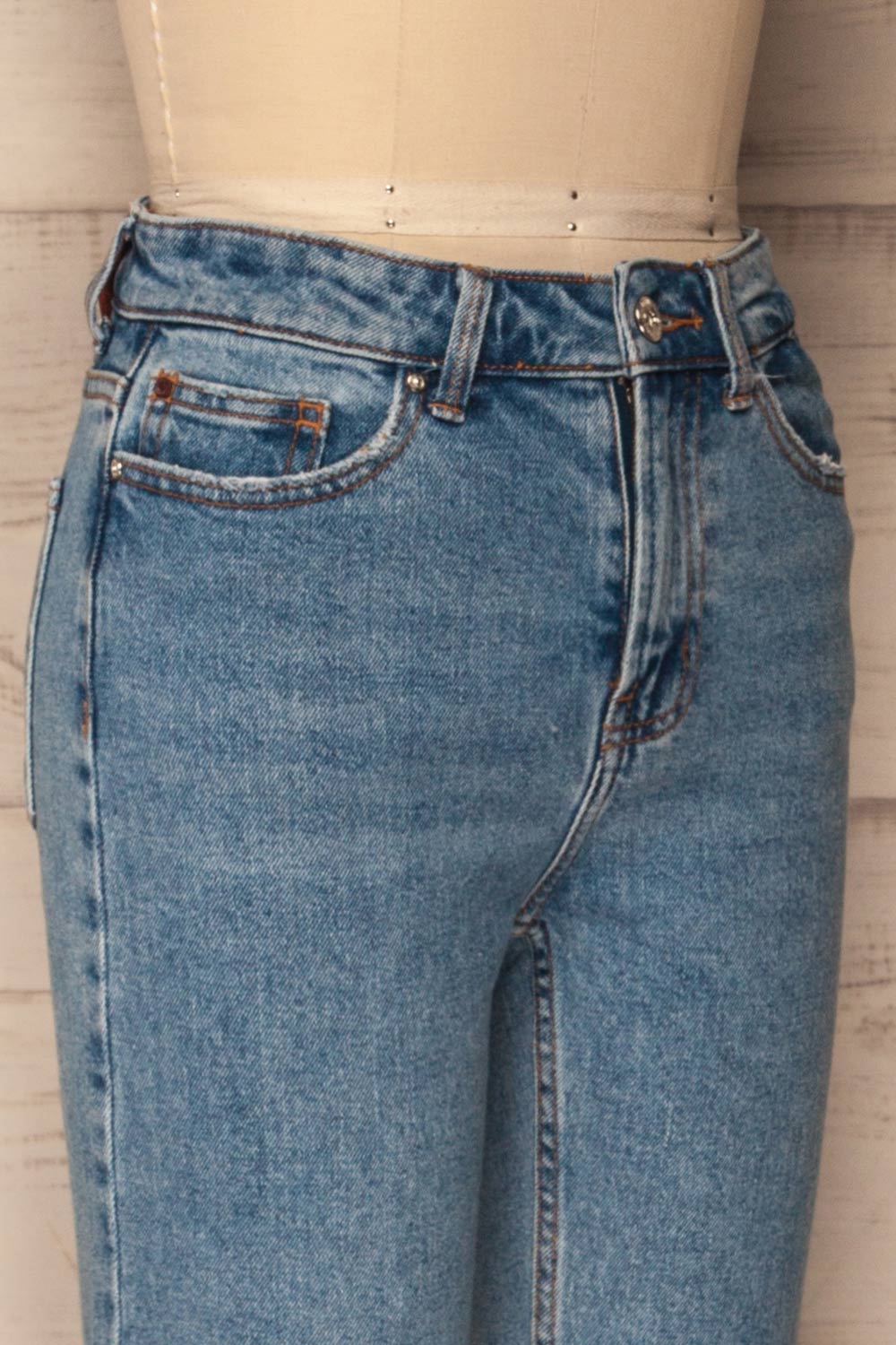 Jaromei Washed Blue Straight Cut Jeans | La Petite Garçonne