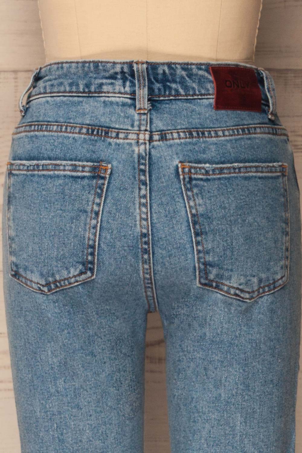 Jaromei Washed Blue Straight Cut Jeans | La Petite Garçonne