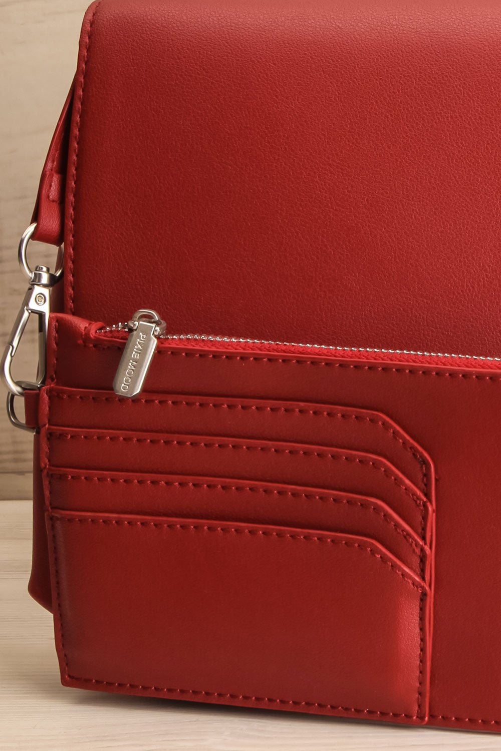 Jodith Red Faux-Leather Pixie Mood Handbag wallet close-up | La Petite Garçonne