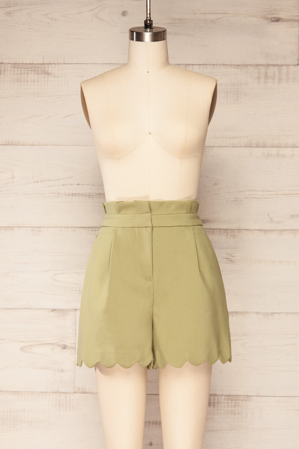 Karaba Sage High-Waisted Shorts w/ Scalloped Hem | La petite garçonne front view