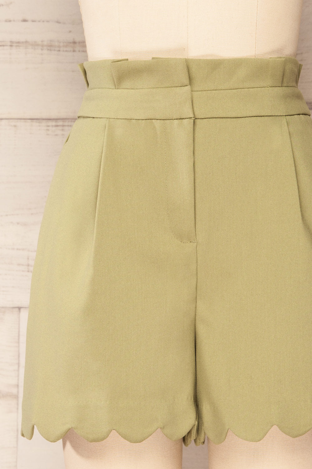 Karaba Sage High-Waisted Shorts w/ Scalloped Hem | La petite garçonne front close up