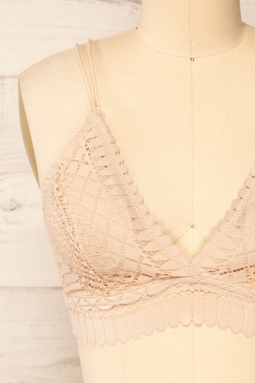 Karlik Beige Lace Bralette | La petite garçonne front close-up