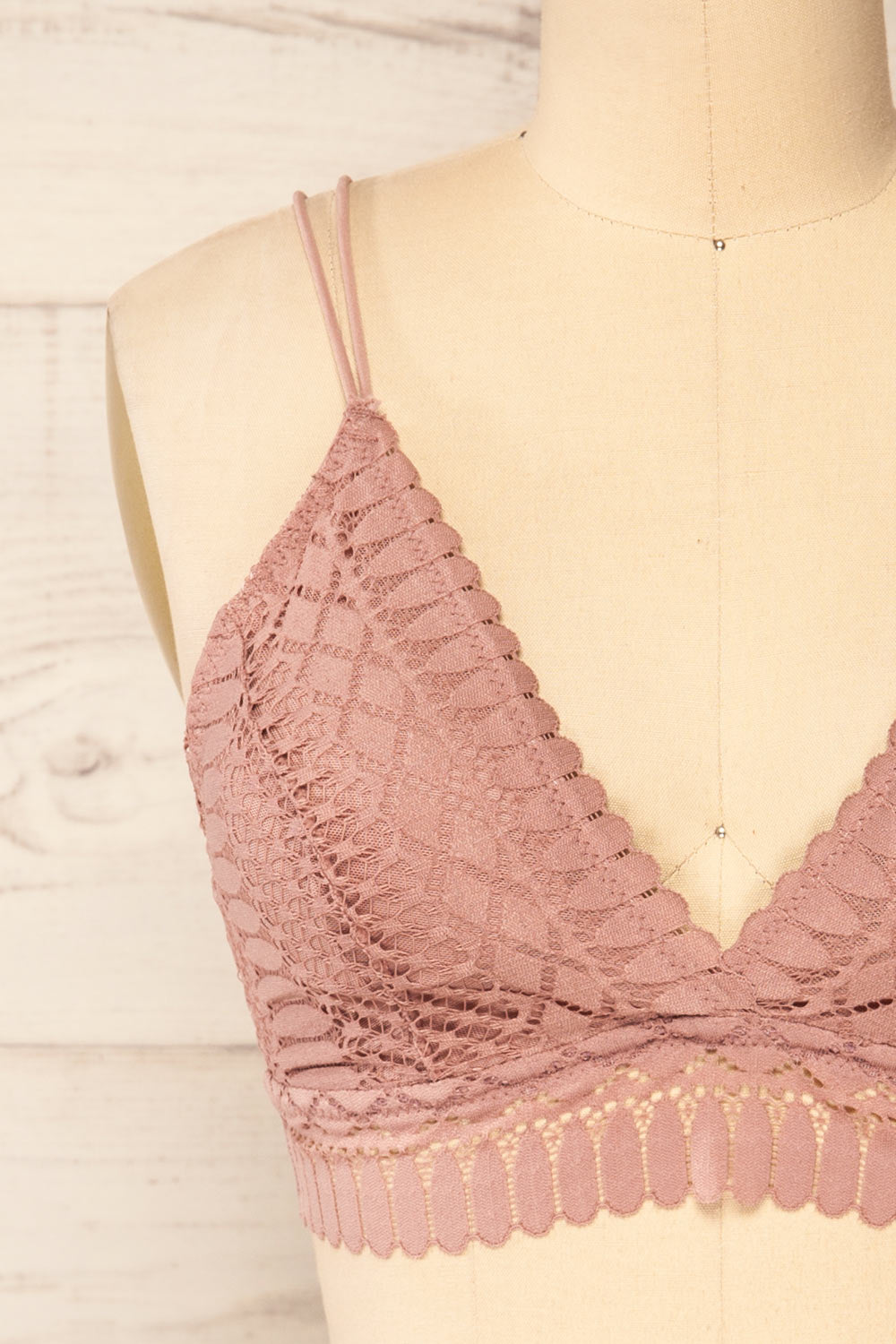 Karlik Mauve Lace Bralette | La petite garçonne front close-up