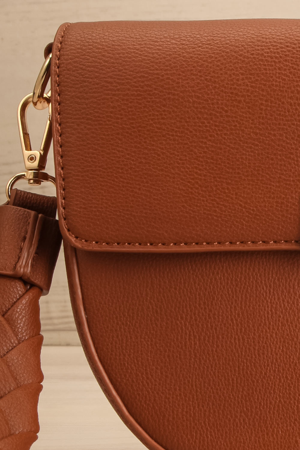 Kenneth Brown Half-Moon Crossbody Handbag | La petite garçonne front close-up