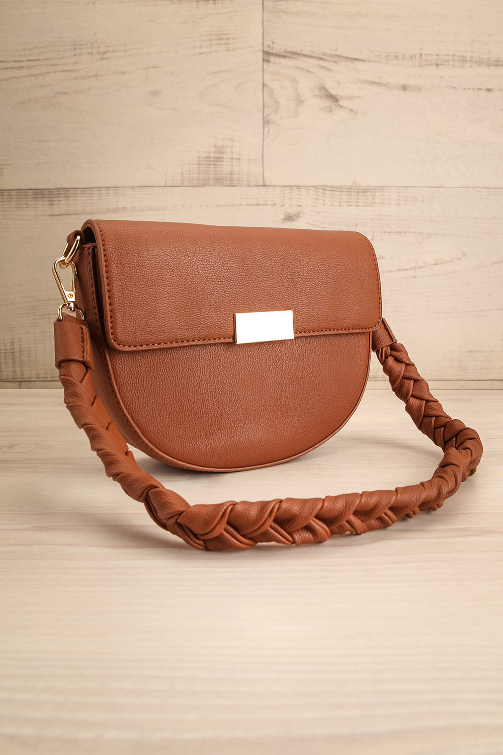 Kenneth Brown Half-Moon Crossbody Handbag | La petite garçonne side view